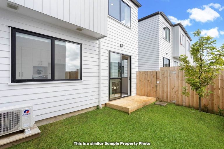 Photo of property in 1/60 Kelman Road, Kelston, Auckland, 0602
