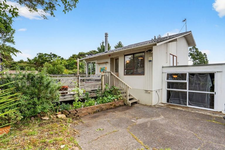 Photo of property in 2/39 Brunton Place, Glenfield, Auckland, 0629