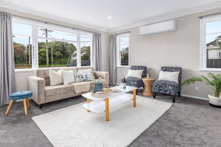 Photo of property in 11 Read Street, Levin, 5510