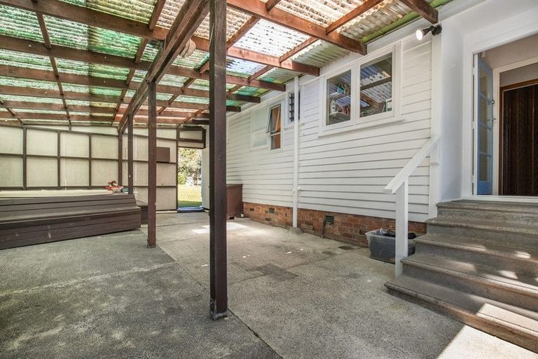 Photo of property in 16 Waitaki Street, Henderson, Auckland, 0612