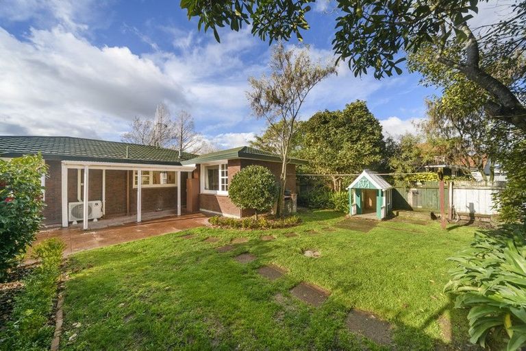 Photo of property in 23 Redwood Grove, Hokowhitu, Palmerston North, 4410