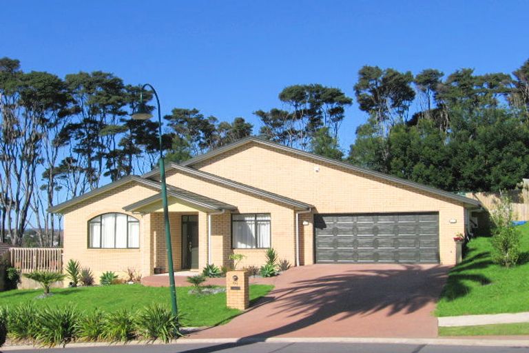 Photo of property in 60 San Valentino Drive, Henderson, Auckland, 0612