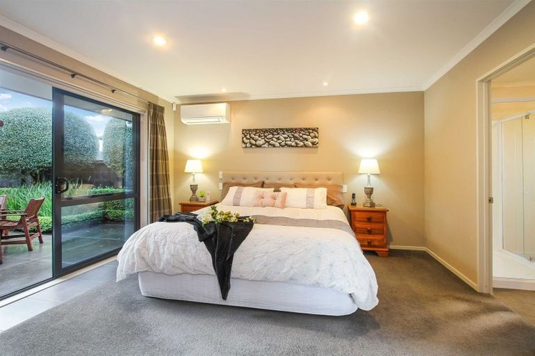 Photo of property in 35 Lough Bourne Drive, Pukekohe, 2120