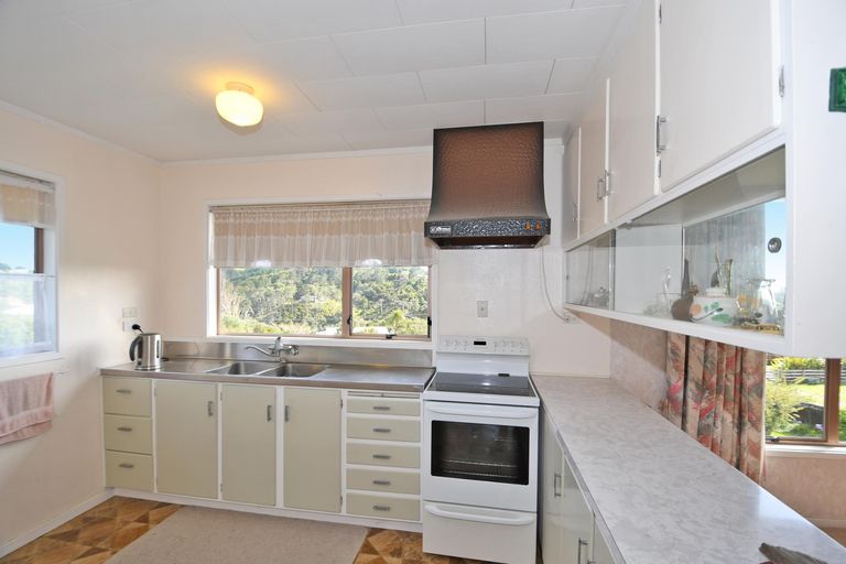 Photo of property in 18 Harbour View Road, Leigh, 0985