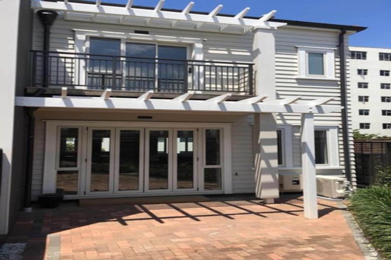 Photo of property in 2/218 Green Lane West, Epsom, Auckland, 1051