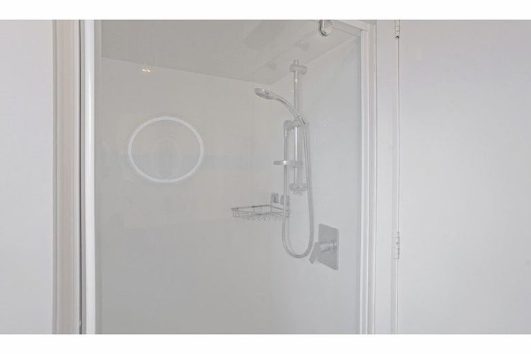 Photo of property in 5 Carbine Place, Sockburn, Christchurch, 8042