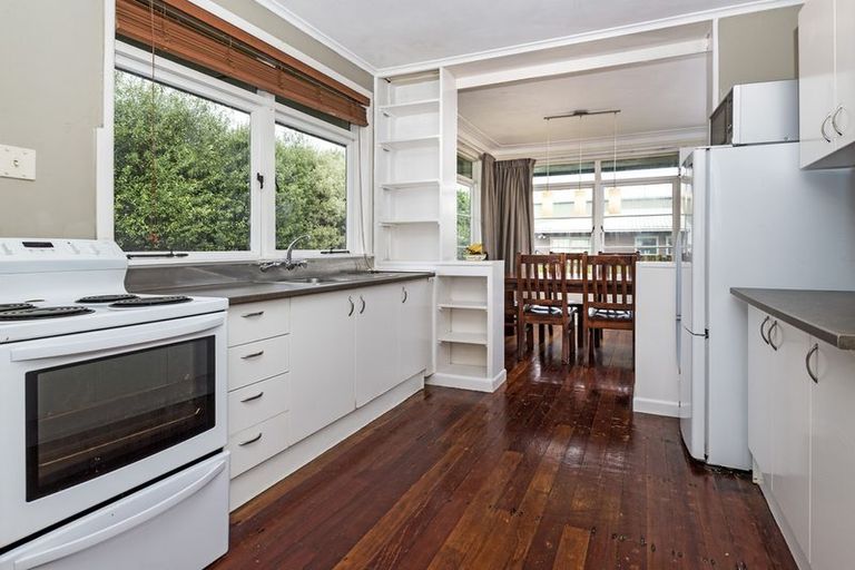 Photo of property in 2/16 View Road, Papakura, 2110