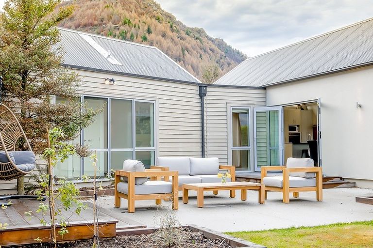 Photo of property in Butel Park, 38 Essex Avenue, Arrowtown, 9302