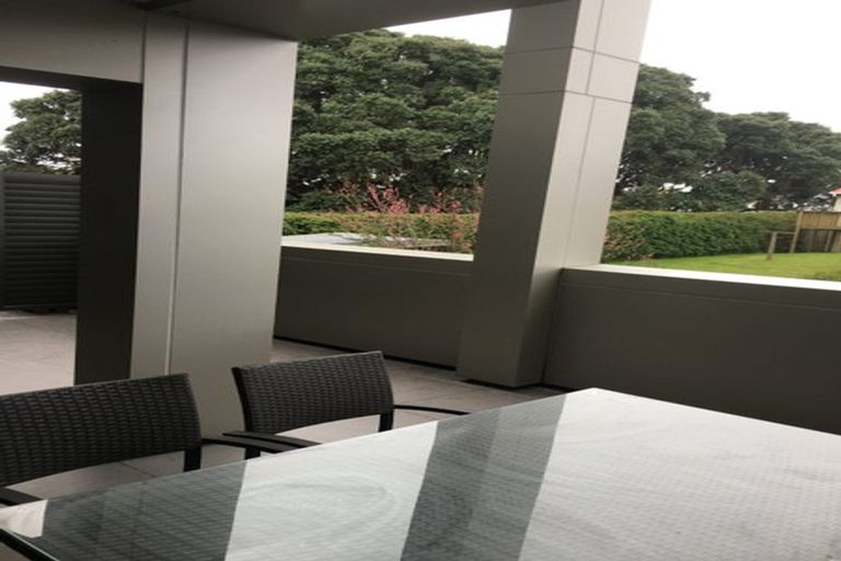 Photo of property in Paramount Apartments, 11/281 Maunganui Road, Mount Maunganui, 3116