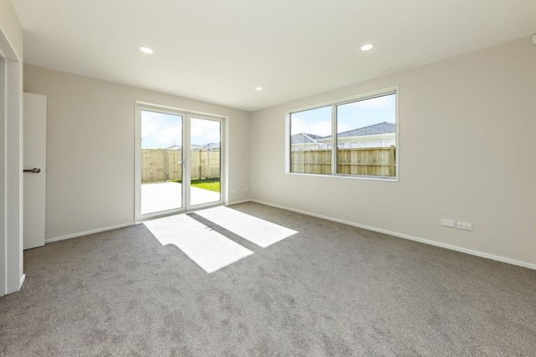 Photo of property in 9 Flight Place, Takanini, 2112