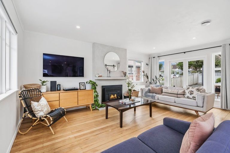 Photo of property in 2 Parahaki Street, Regent, Whangarei, 0112