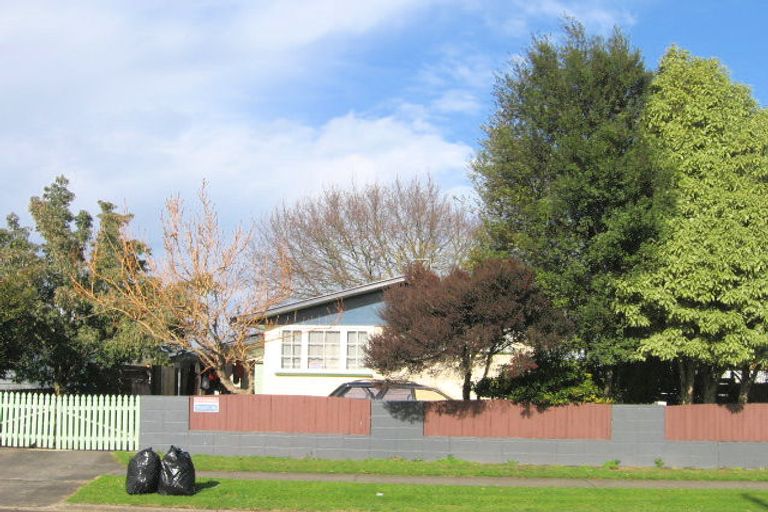 Photo of property in 105 Collins Road, Melville, Hamilton, 3206