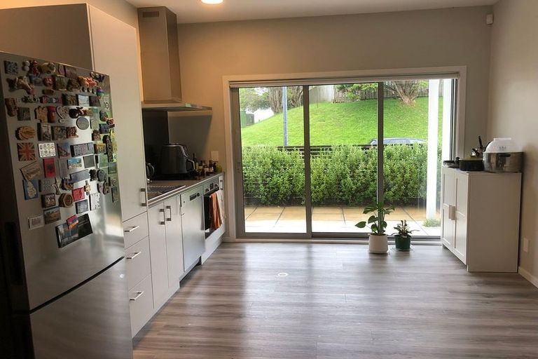 Photo of property in 23 Batchelor Street, Newlands, Wellington, 6037