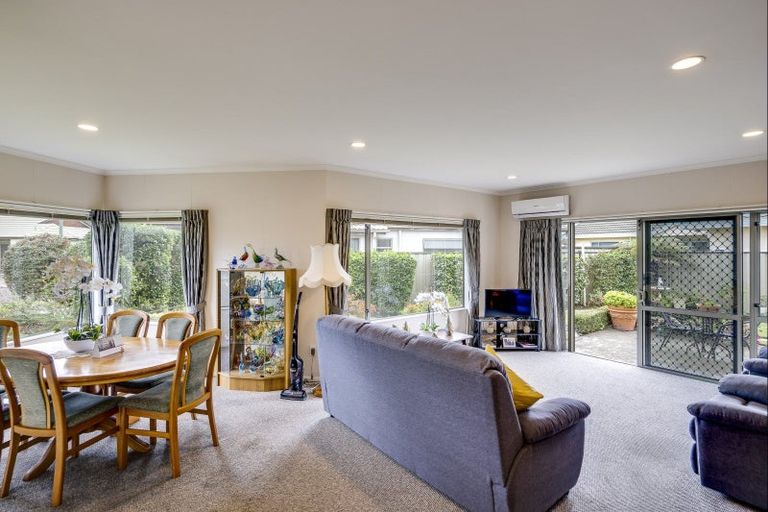 Photo of property in 14 Claridge Place, Taradale, Napier, 4112