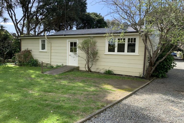 Photo of property in 25 Toi Street, Otaki Beach, Otaki, 5512
