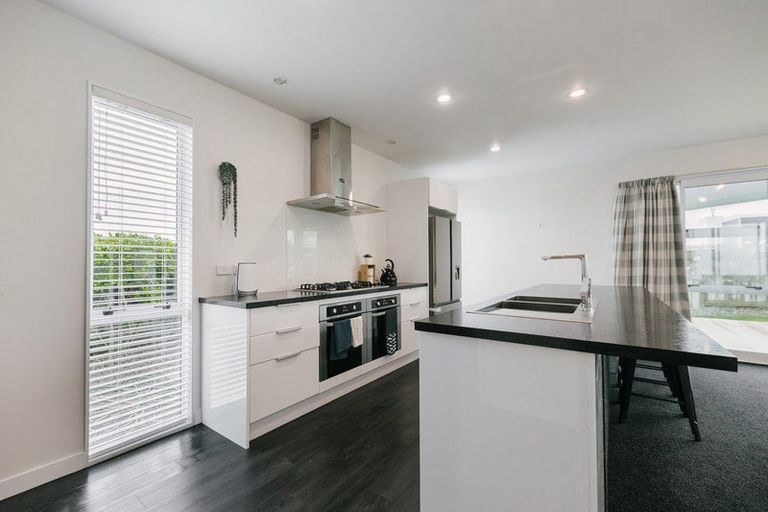 Photo of property in 10 Monaco Grove, Fitzherbert, Palmerston North, 4410