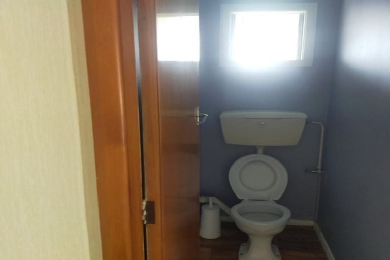 Photo of property in 16 Seaview Terrace, Kew, Dunedin, 9012