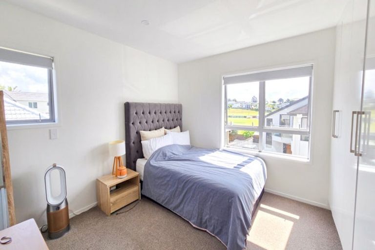 Photo of property in 3/492 East Coast Road, Windsor Park, Auckland, 0630