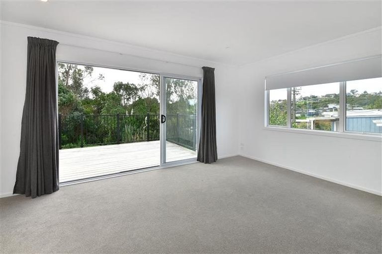 Photo of property in 11 Rata Road, Stanmore Bay, Whangaparaoa, 0932