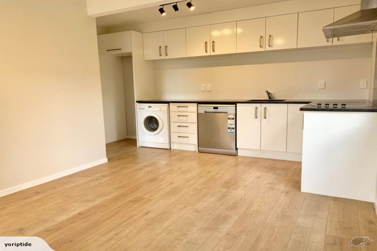 Photo of property in 39 Tamahere Drive, Glenfield, Auckland, 0629