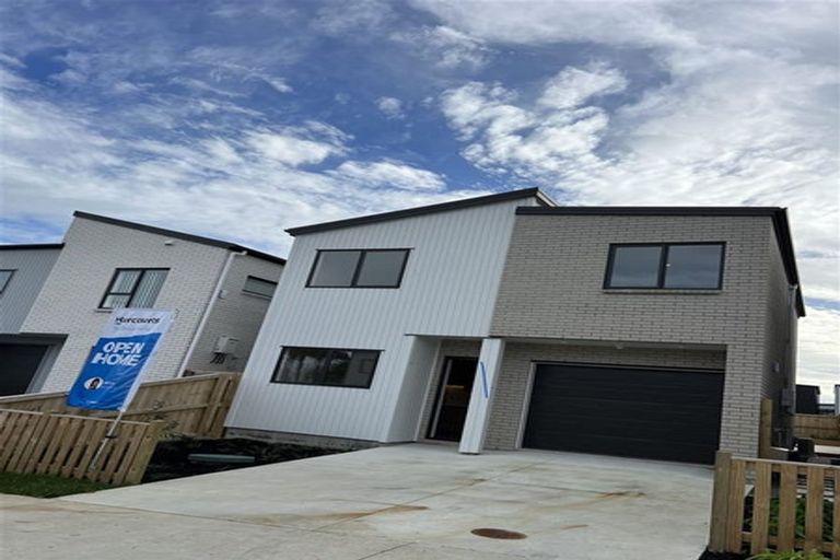 Photo of property in 31 Coast Garden Drive, Hobsonville, Auckland, 0616