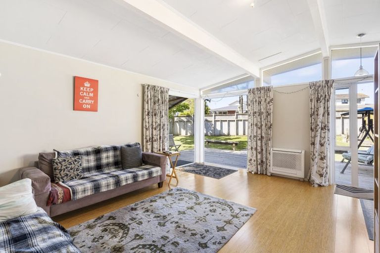 Photo of property in 4 Edgar Pearce Place, Howick, Auckland, 2014