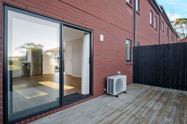 Photo of property in 10/15 Sunhill Road, Sunnyvale, Auckland, 0612