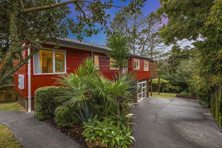 Photo of property in 12 Lowell Place, Massey, Auckland, 0614