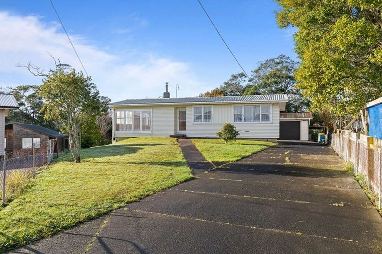 Photo of property in 21 Kuaka Place, New Lynn, Auckland, 0600