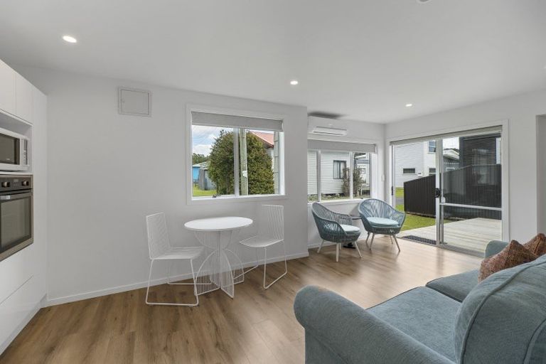 Photo of property in 30 Third Avenue, Urenui, 4377