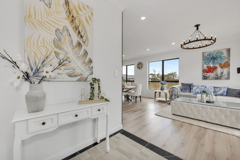 Photo of property in 2a Ballyalton Crescent, Flat Bush, Auckland, 2019