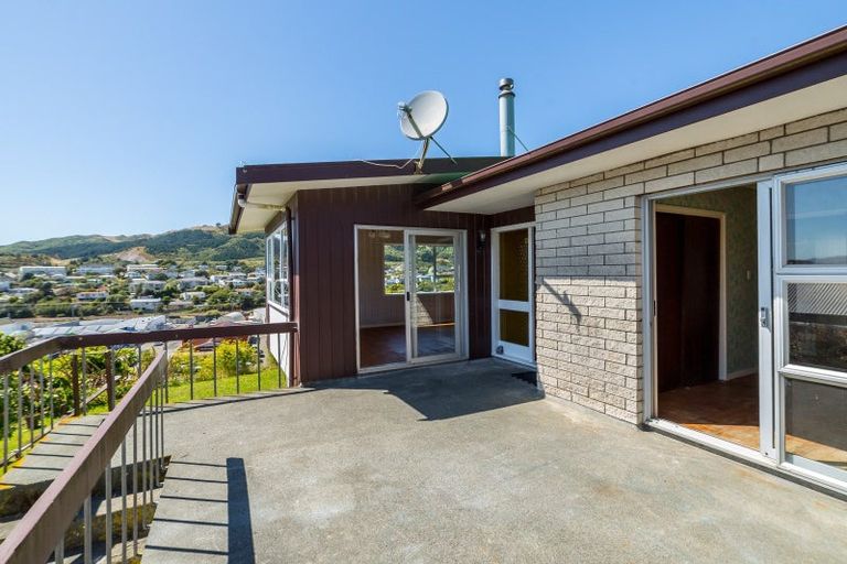 Photo of property in 13 Rembrandt Avenue, Tawa, Wellington, 5028