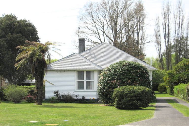 Photo of property in 5 Knight Place, Pomare, Rotorua, 3015