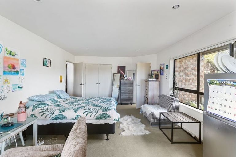 Photo of property in 26a Woodstock Road, Forrest Hill, Auckland, 0620