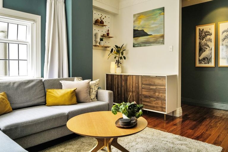 Photo of property in Sunhaven Flats, 262 Oriental Parade, Oriental Bay, Wellington, 6011