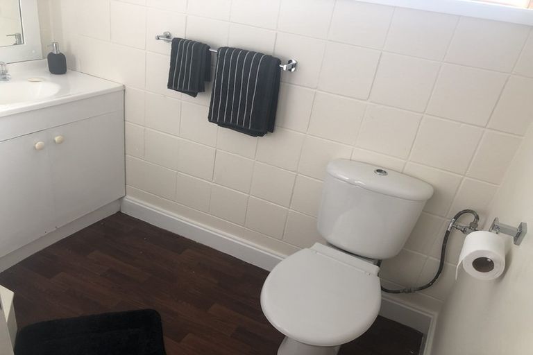 Photo of property in 35b Trentham Road, Papakura, 2110