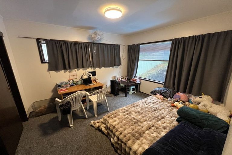 Photo of property in 69 Chelsea View Drive, Chatswood, Auckland, 0626