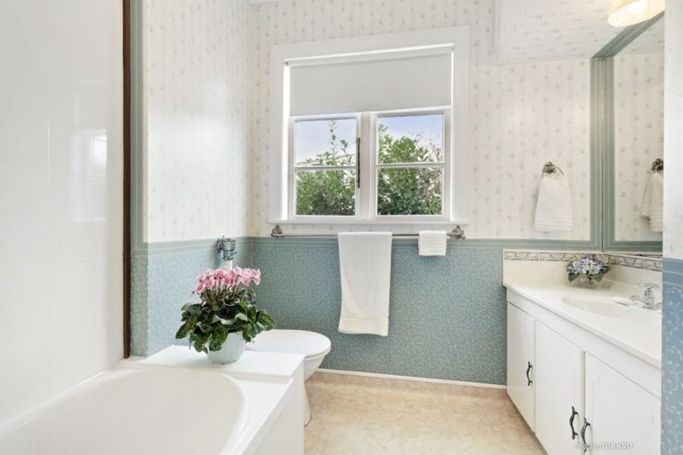 Photo of property in 65a Cashmere Avenue, Khandallah, Wellington, 6035