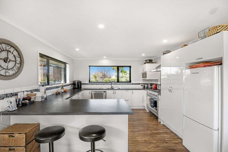 Photo of property in 21 Collins Drive, Waikuku Beach, 7402