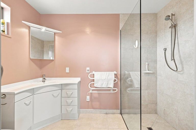 Photo of property in 9 Willowside Place, Amberley, 7410