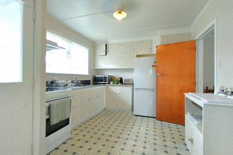 Photo of property in 42b Black Rock Road, Newlands, Wellington, 6037