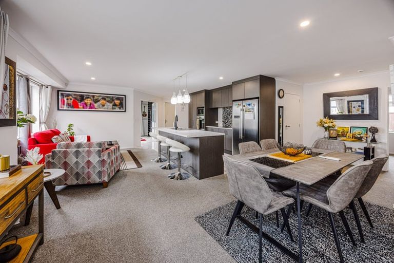 Photo of property in 31 Black Beech Crescent, Takanini, 2110