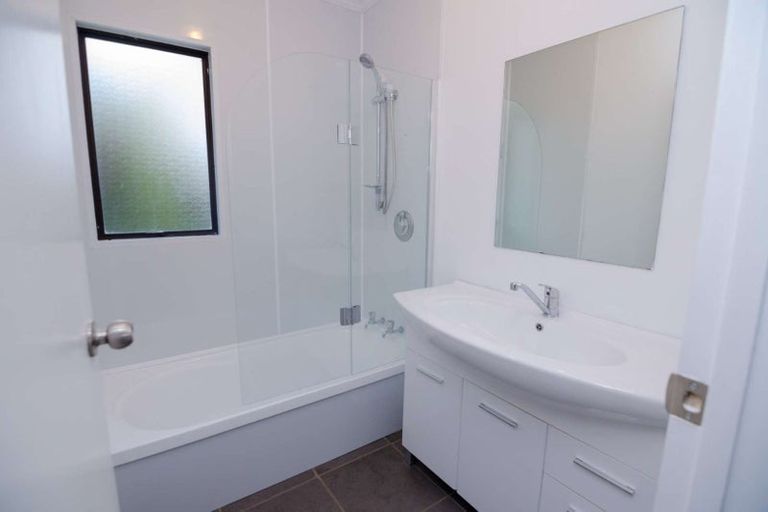 Photo of property in 18 Naples Street, Martinborough, 5711