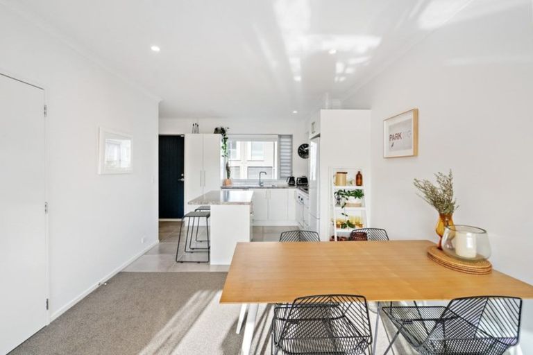 Photo of property in 10 Shelduck Way, Hobsonville, Auckland, 0616