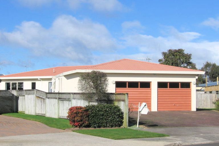 Photo of property in 15 Moverley Place, Pukete, Hamilton, 3200