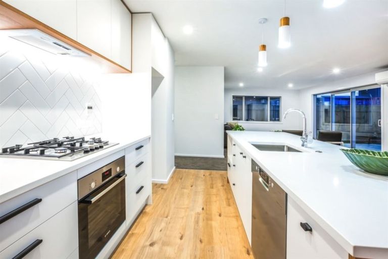 Photo of property in 154 Navigation Drive, Whitby, Porirua, 5024