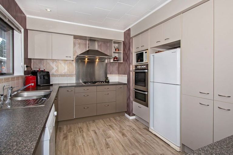 Photo of property in 12 Kotare Crescent, Maunu, Whangarei, 0110