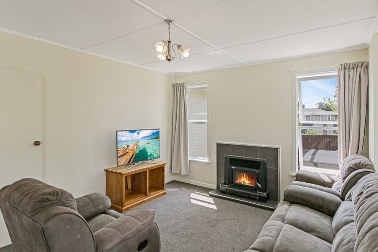 Photo of property in 69 Alexandra Street, Marton, 4710