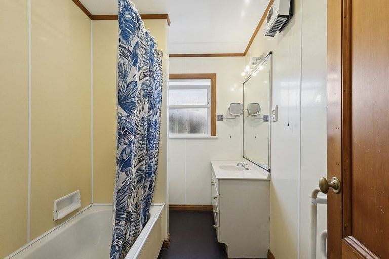 Photo of property in 7 Vera Street, Karori, Wellington, 6012