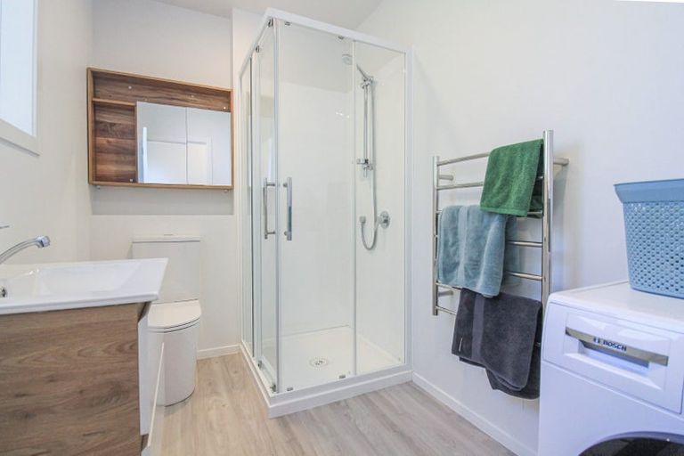 Photo of property in 12 Mataroa Avenue, Northland, Wellington, 6012